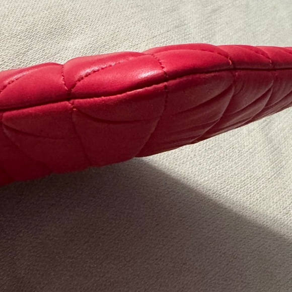 BNWT Chanel Red Quilted Pouch Clutch O Case Lg - Picture 7 of 8